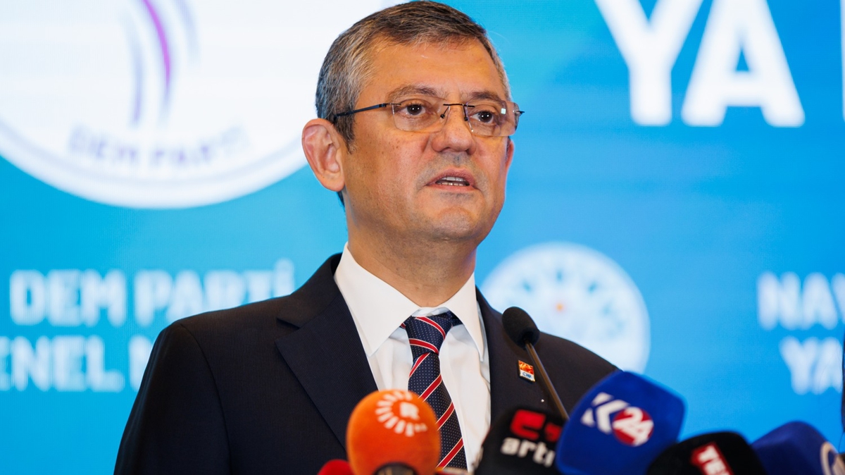 'Hamas terr rgtdr' diyen zgr zel'e sert tepki: Atatrk olsa bunlarn yzne tkrrd