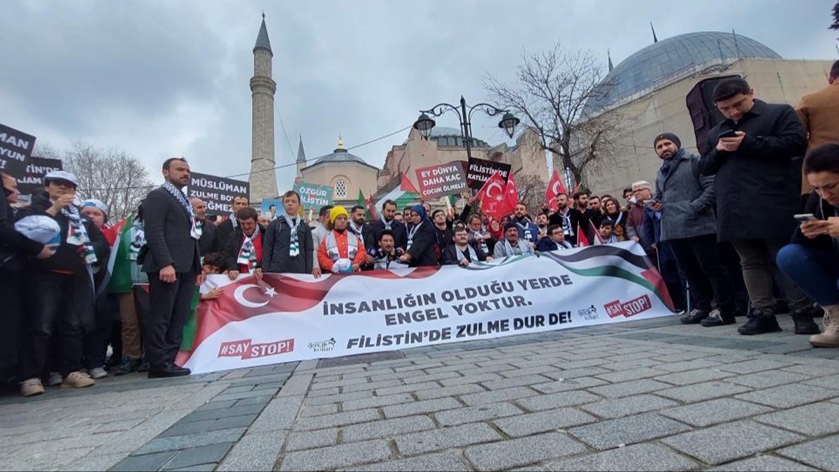 Ayasofya Camii önünde Filistinliler için ‘SayStop' eylemi  