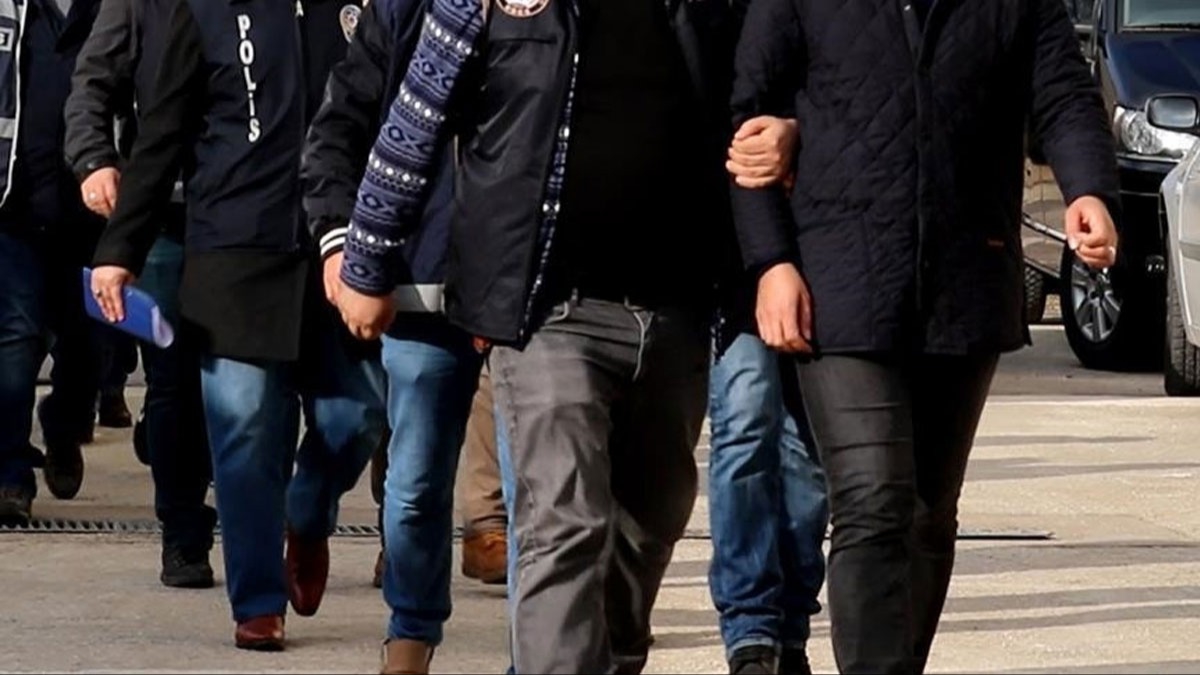 Samsun narkotik ekipleri zehir tacirlerine fırsat vermiyor: 24 gözaltı