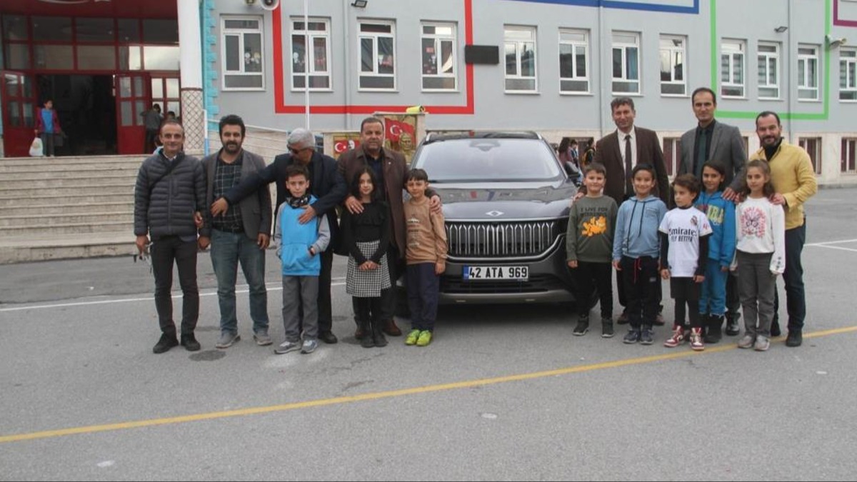 Yerli Mal Haftasnda okula TOGG getirdiler