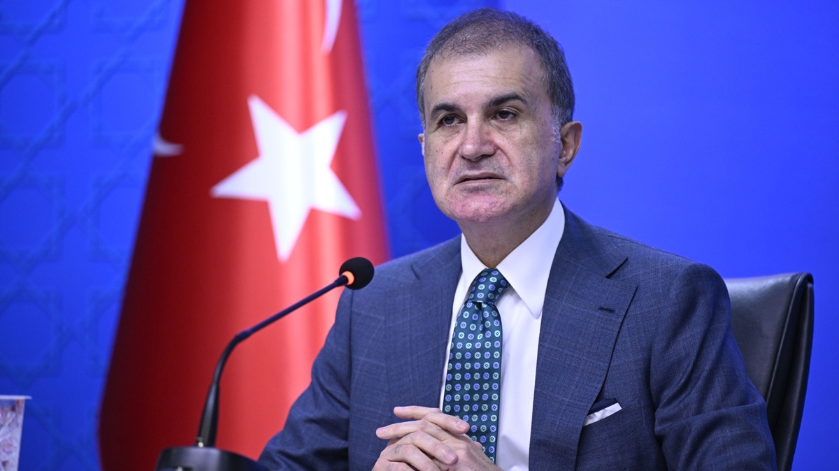 AK Parti Sözcüsü Çelik'ten, darbedilen AA foto muhabirine geçmiş olsun dileği