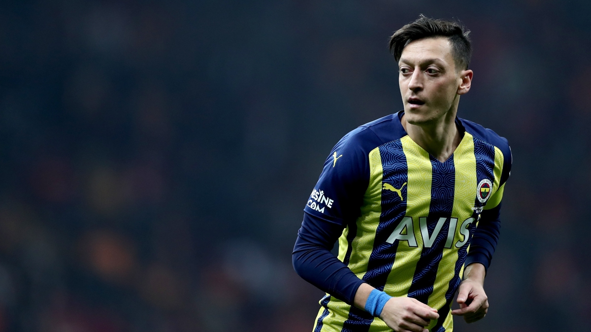 Mesut zil'den DiCaprio'ya sert cevap!