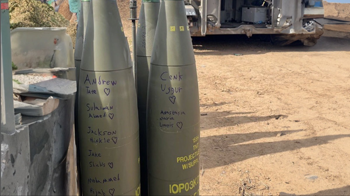 İsrail askerleri Gazze'ye atılacak bombalara Filistin'e destek veren ünlülerin isimlerini yazdı