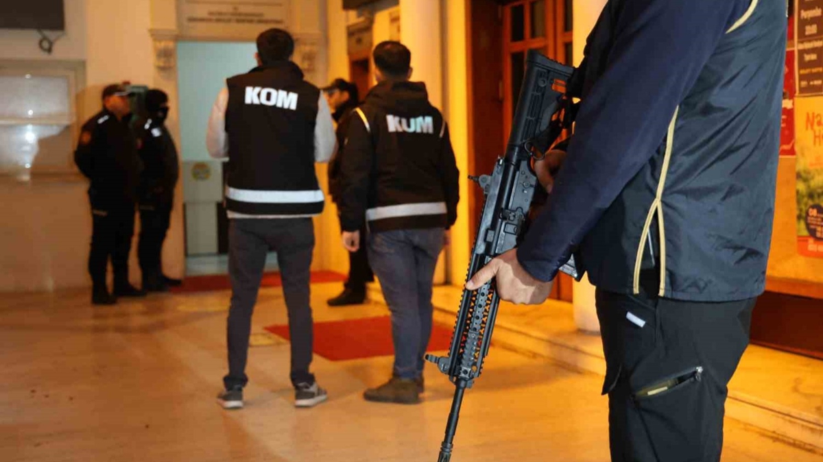 Adana Bykehir Belediyesi'ne ihaleye fesat kartrma ve rvet operasyonu: ok sayda gzalt var  