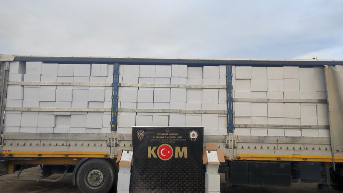 Eskiehir KOM'dan operasyon: 15 milyon makaron ele geirildi
