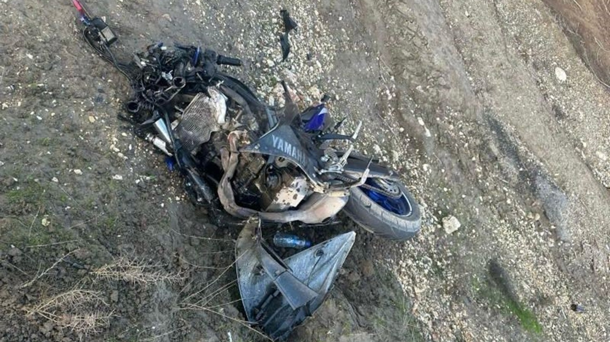 Pikap ile motosiklet kafa kafaya arpt: 1 l, 3 yaral 