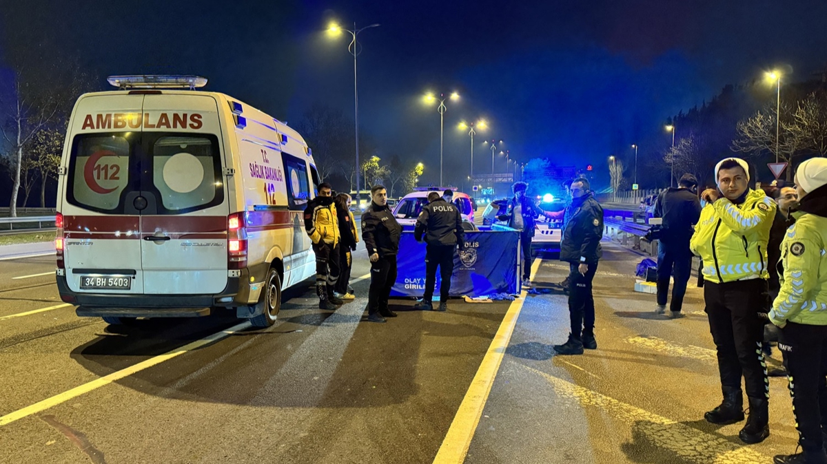 Fatih'te feci lm! Kardan karya gemek isteyen yaya can verdi 