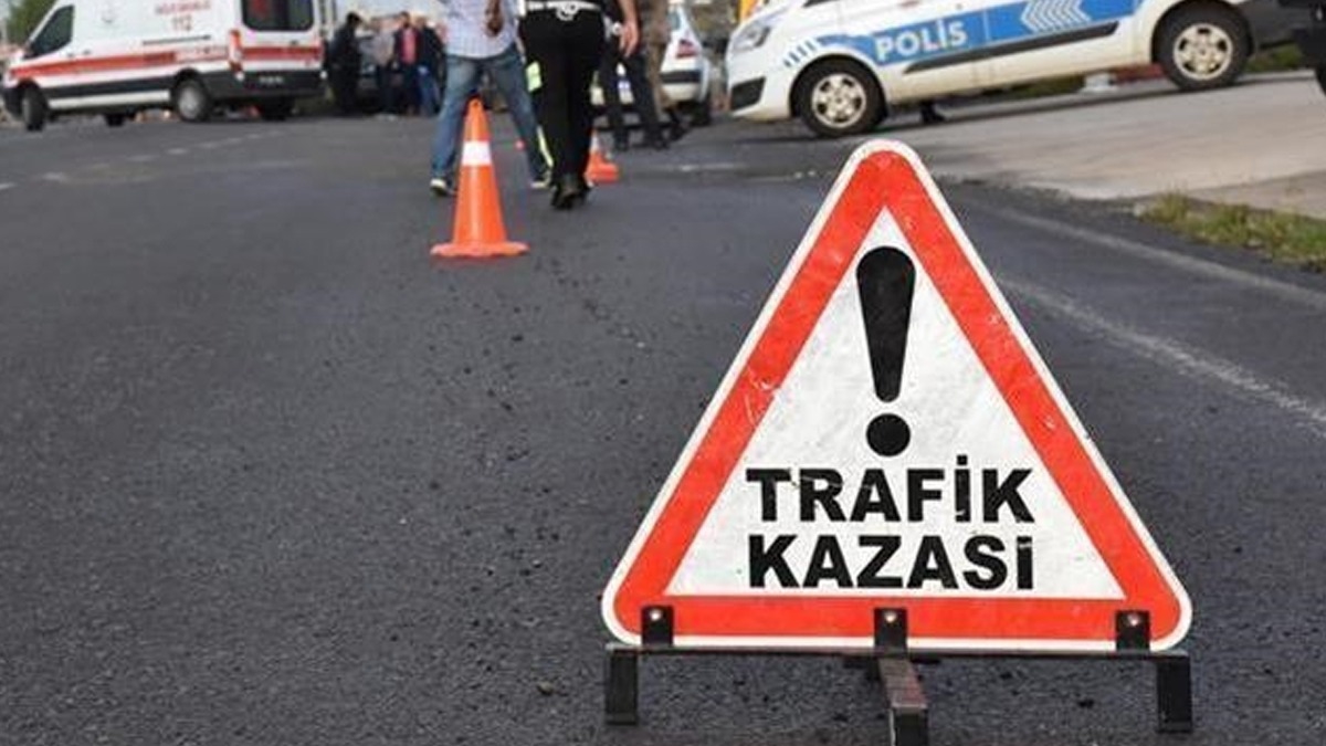 Osmaniye'de feci kaza: Tarm iilerini tayan minibsle tr arpt: 2 l