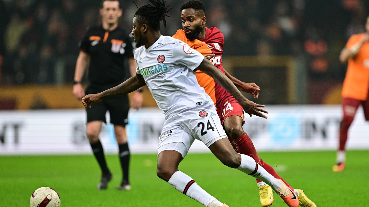 Fatih Karagmrk futbolcularndan hakem tepkisi!