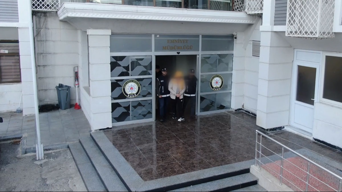 Uluslararas Polis Tekilat'nn ''acil yakalama mesaj'' ile arad Rus pheli Trkiye'de yakaland