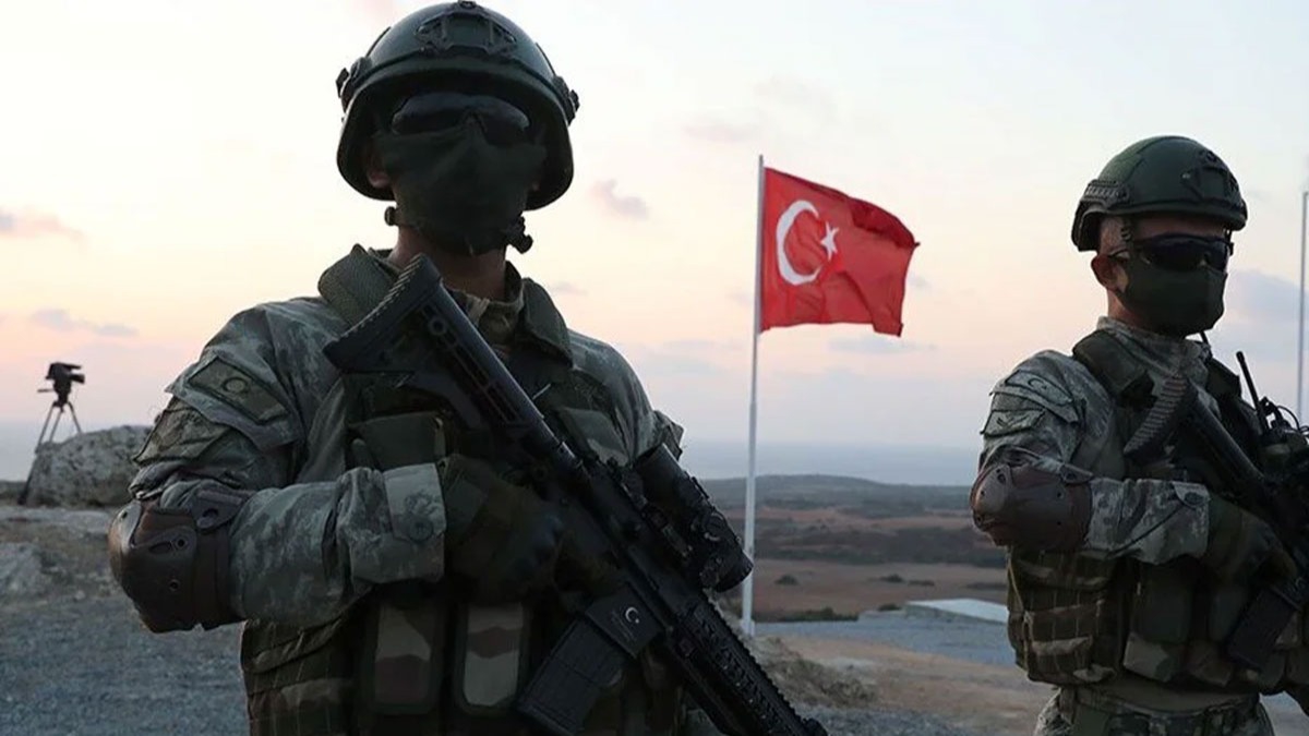 ''Trk askerinin varl bizim vazgeilmez krmz izgilerimizdir''
