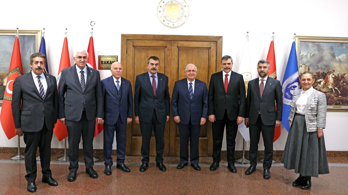 Bakan Güler, Bakan Tekin ve beraberindeki heyetle görüştü