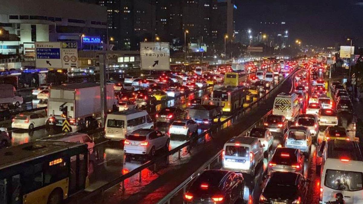 stanbul'da akam trafik younluu yzde 89'a kt