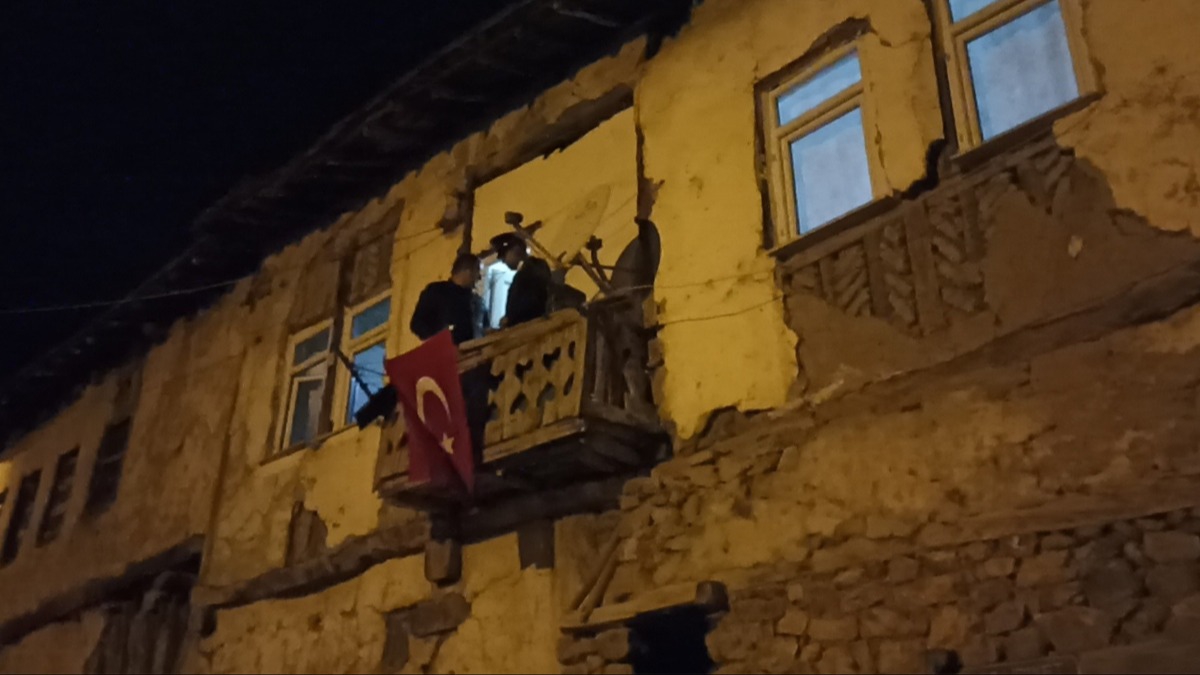 ehit Karaca'nn baba evi yeniden ina edilecek