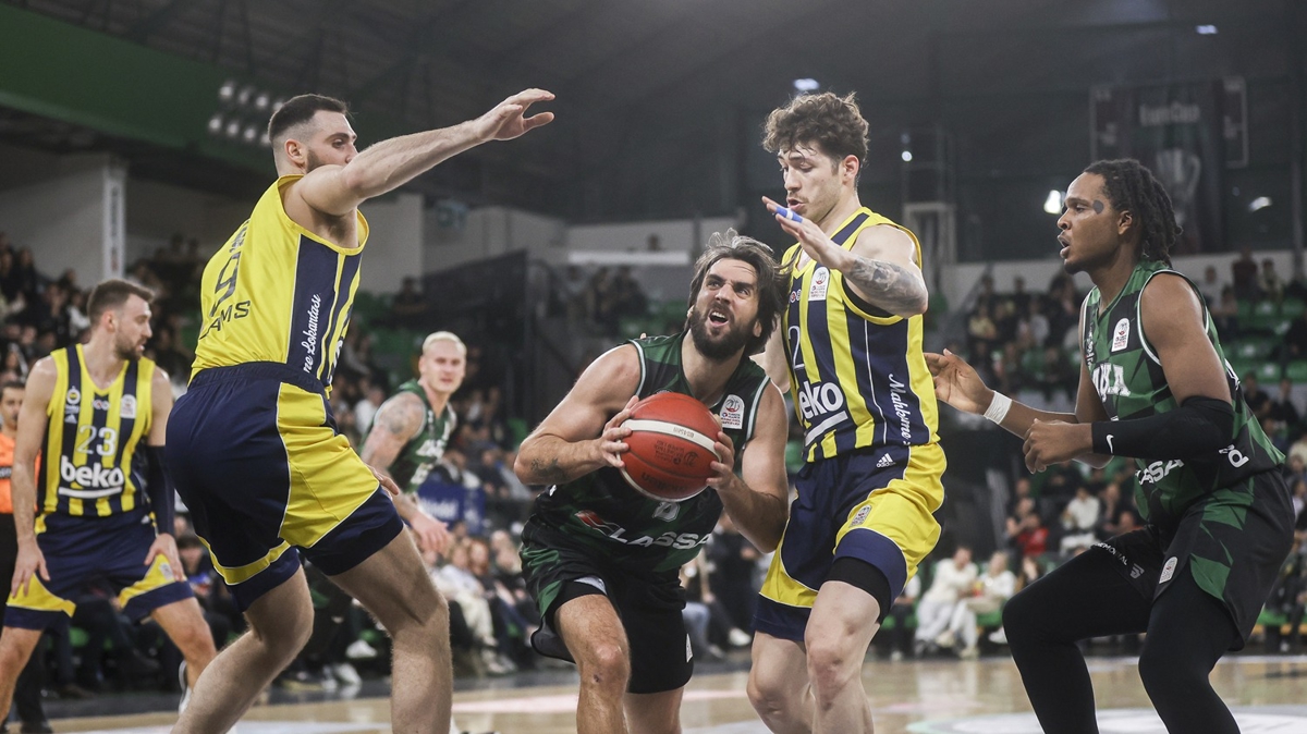 Fenerbahe Beko, deplasmanda farkl galip geldi!