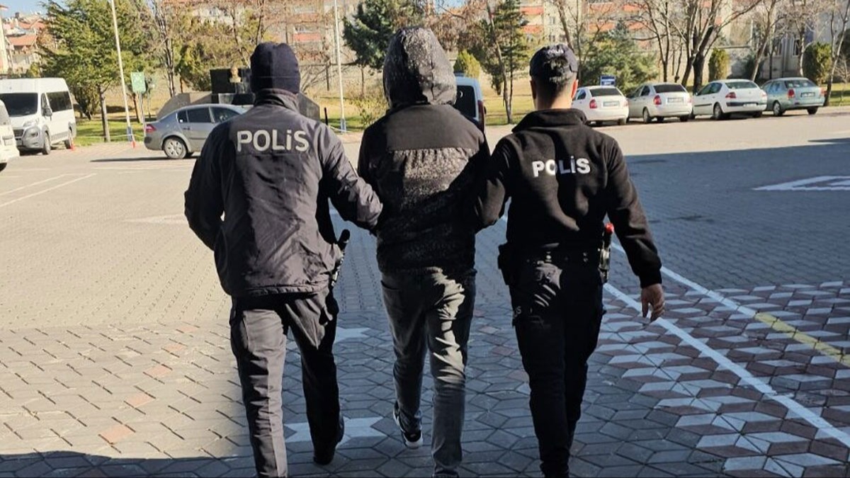 Osmaniye'de Asayiş Şube Müdürlüğü ekiplerinin denetimlerinde 12 şahıs tutuklandı