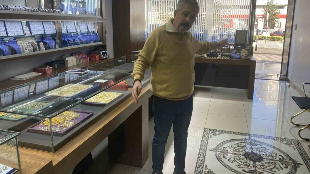 2 dakikada 12 milyonluk kuyumcu vurgunu