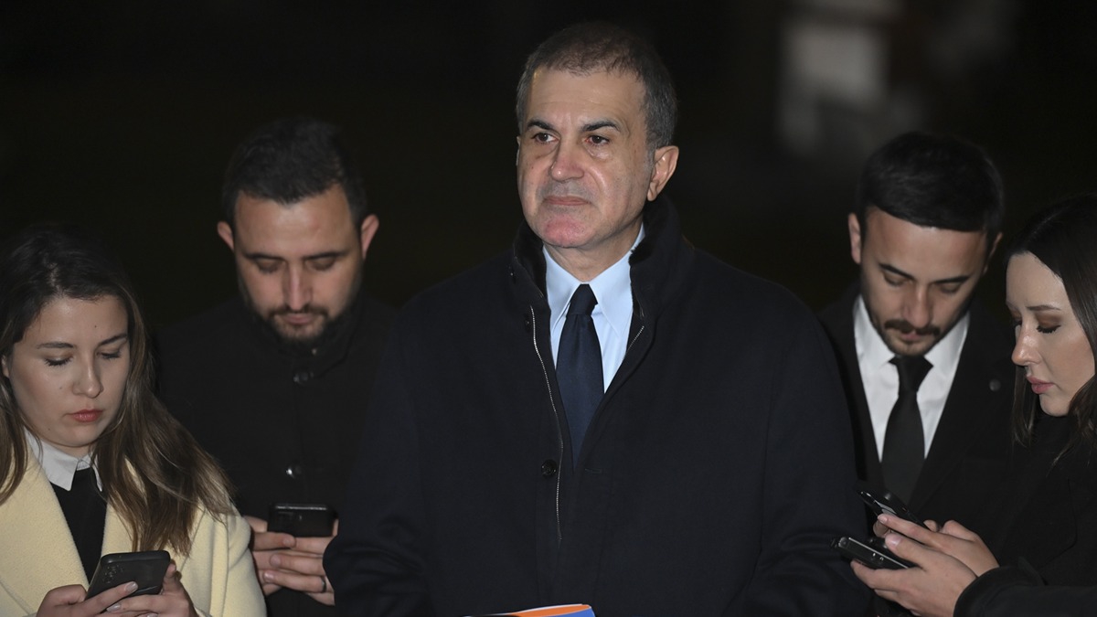 AK Parti Szcs elik'ten zgr zel'e sert tepki: Szleri terristlerle ayn dzlemde 