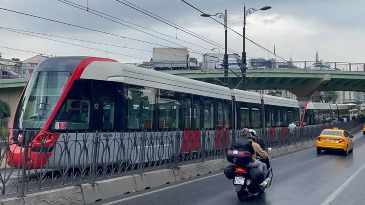 stanbul'un ulam ilesi dinmedi: Tramvay duraklar gn boyu dolup tat