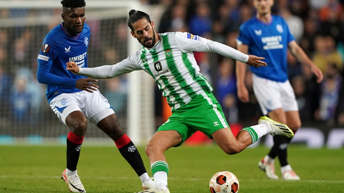 Isco, Real Betis ile nikah tazeledi