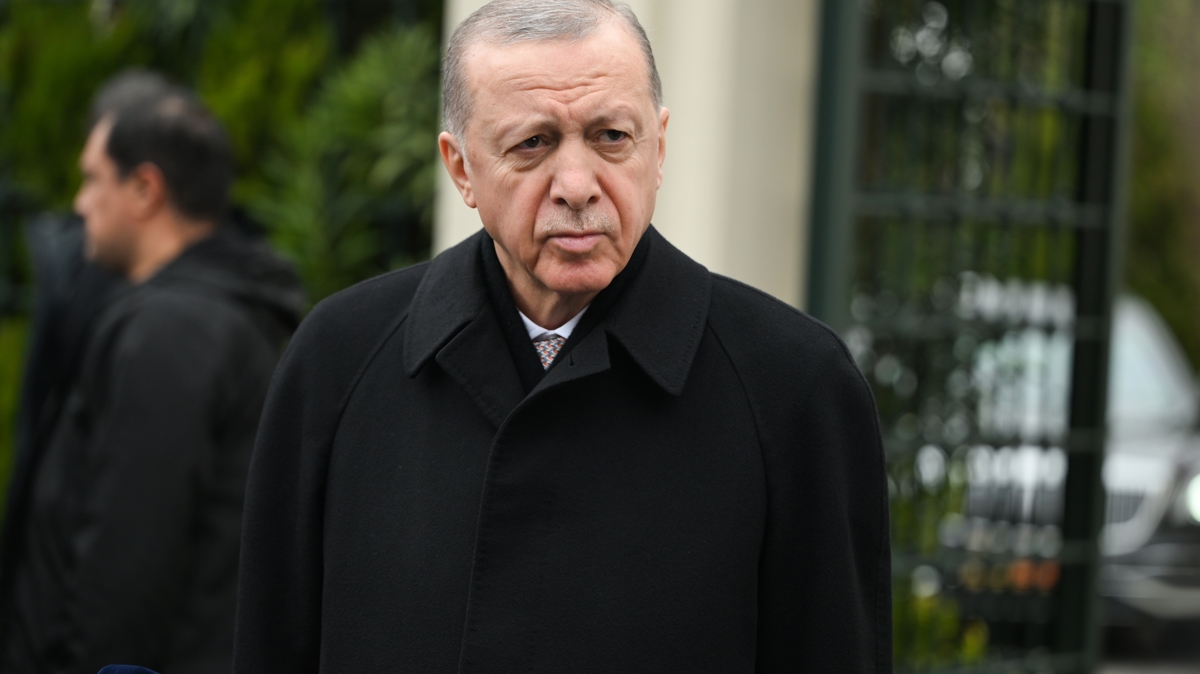 Bakan Erdoan, cuma namazn Hz. Ali Camisi'nde kld