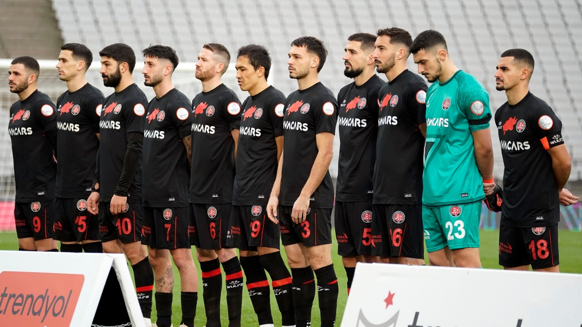 Fatih Karagmrk, ligde en az gol yiyen 3. takm