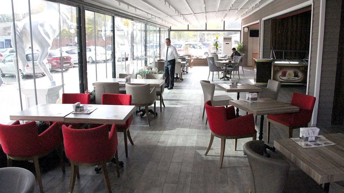 Lokanta ve kafelerde yeni d�nem! Art�k giri� kap�s� �n�nde yer alacak