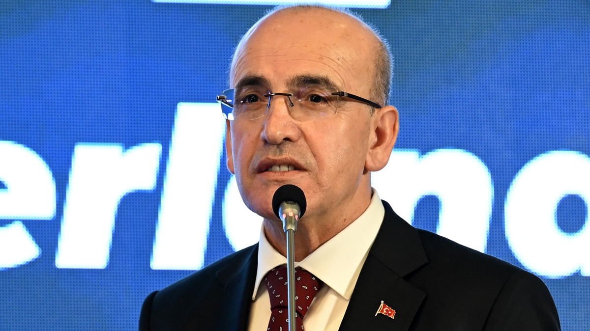 Bakan �im�ek'ten gen�lere kara para uyar�s�