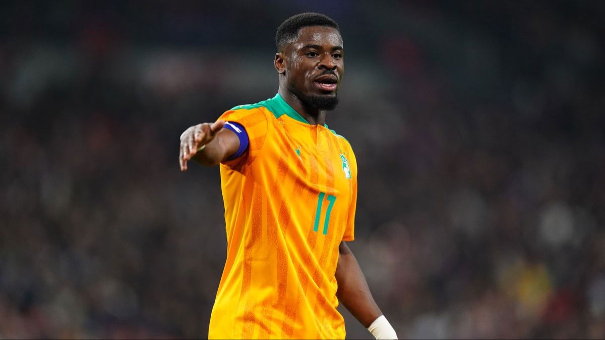 Galatasaray'a bir y�ld�z daha! Savunman�n sa�� Serge Aurier'e emanet