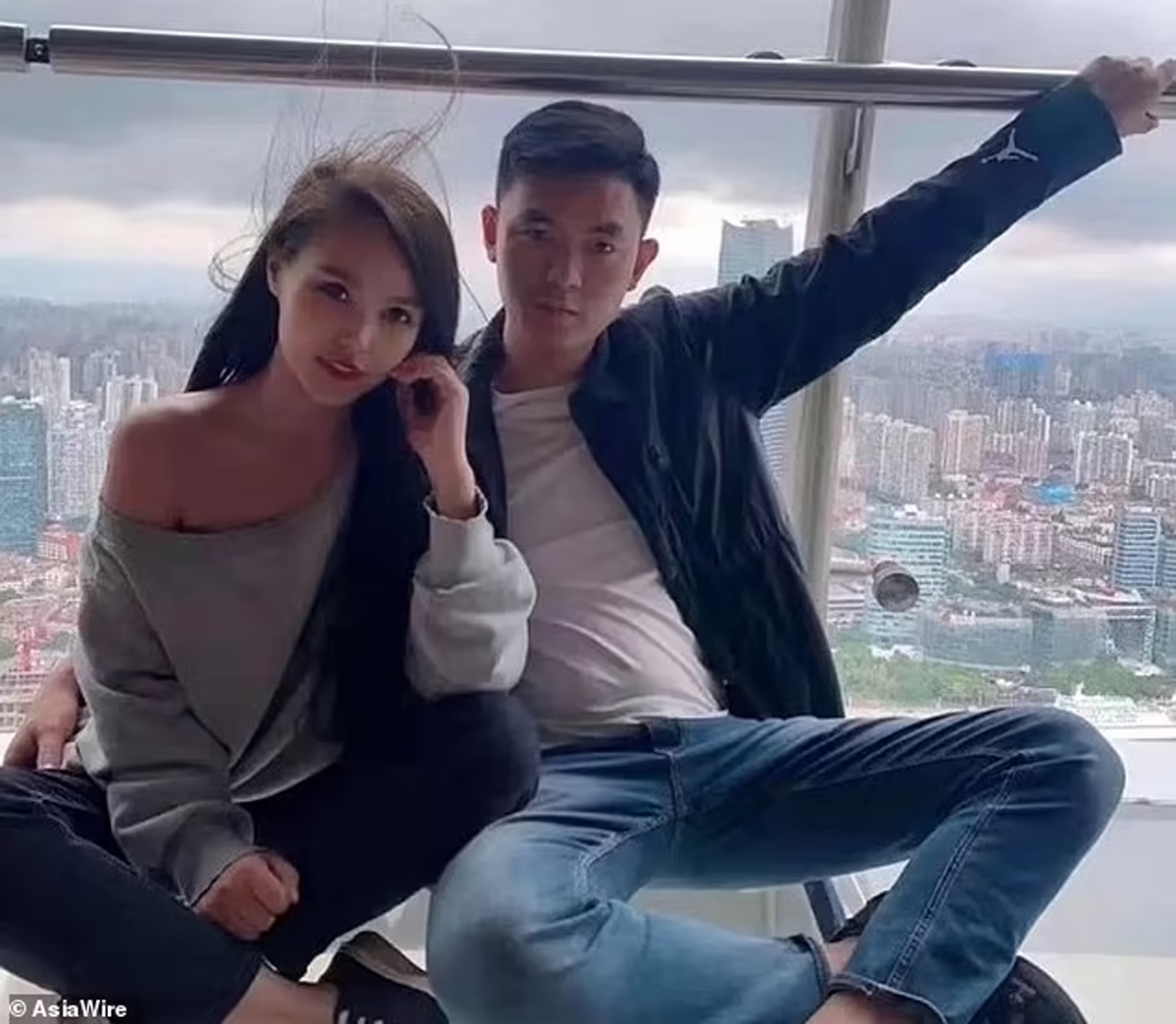 �ki �ocu�u pencereden atarak �ld�rd�ler! �dam cezalar� infaz edildi