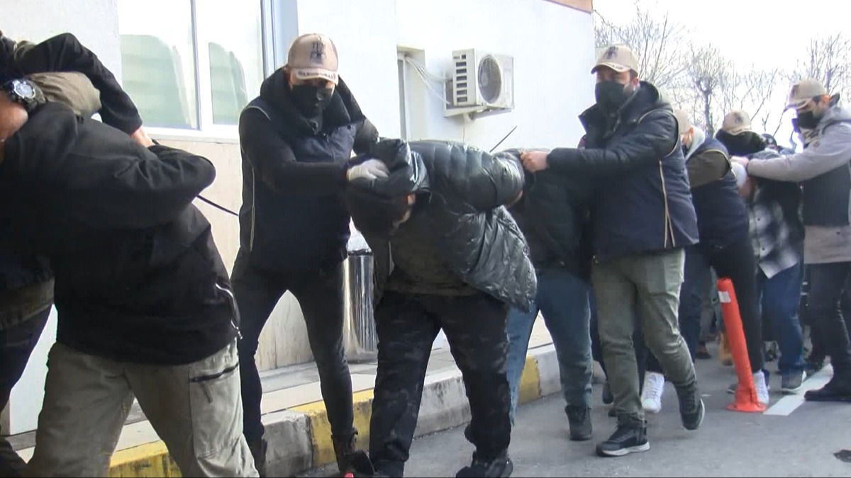 Kilisedeki sald�r�yla ilgili yakalanan isim Atat�rk Havaliman� sald�r�s� ��phelisi ��kt�