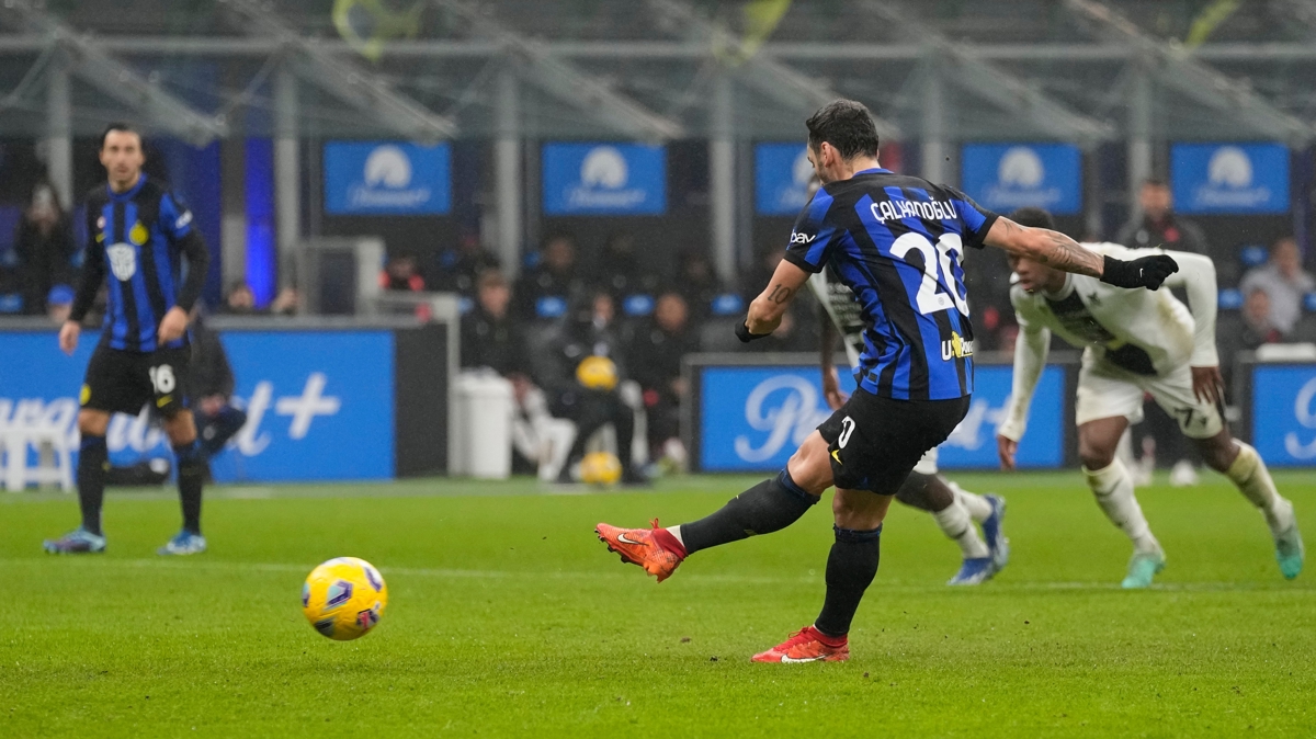 Szczesny'den Hakan �alhano�lu itiraf�!