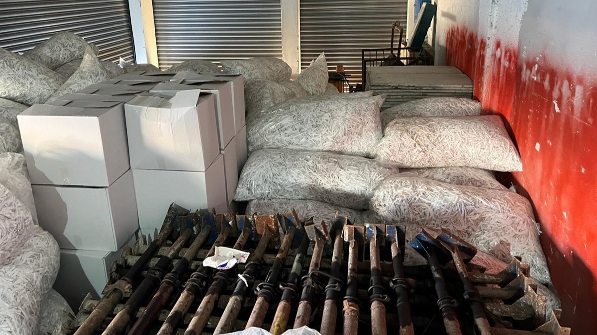 Adana'da 41 milyon filtreli sigara ka��d� ele ge�irildi 