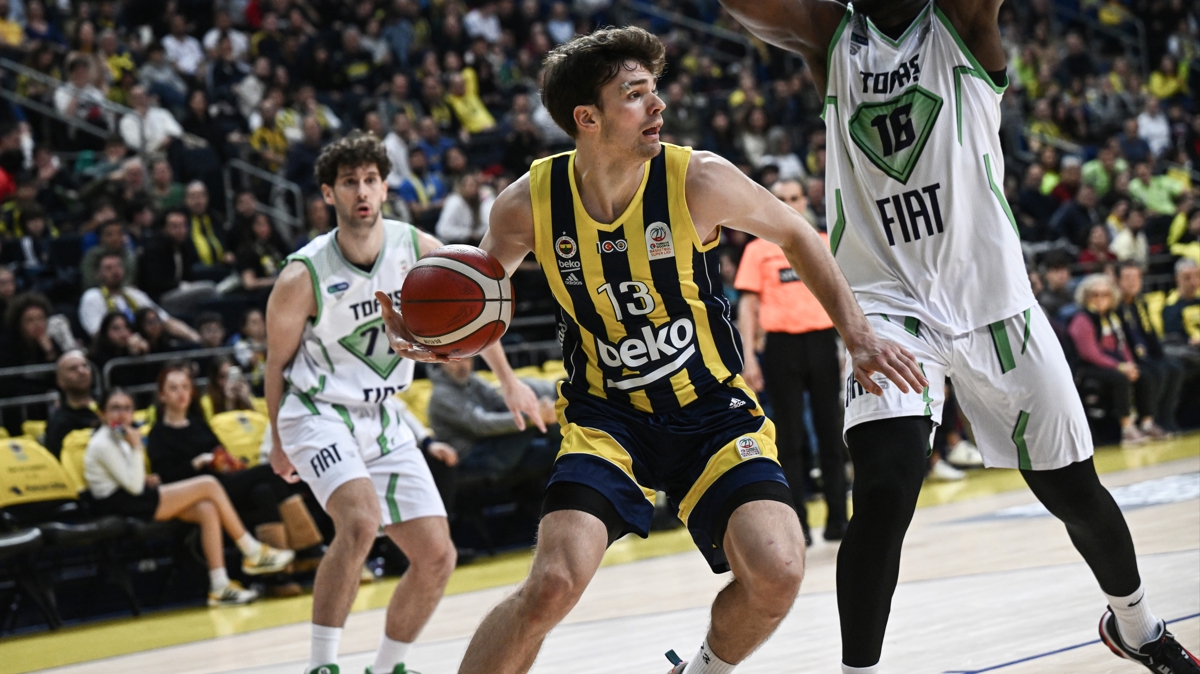 Fenerbah�e Beko, TOFA� kar��s�nda farka ko�tu!