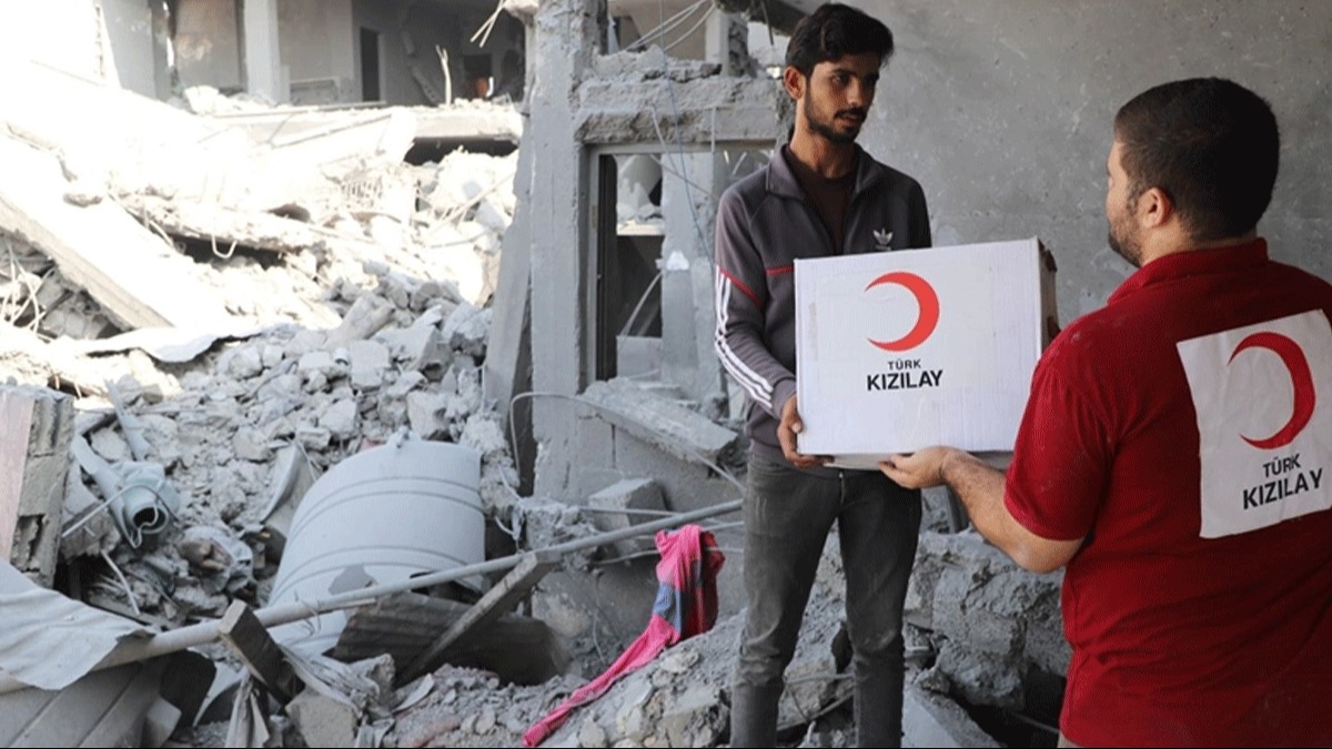 T�rkiye'den Gazze'ye yakla��k 2 bin 700 tonluk yard�m 