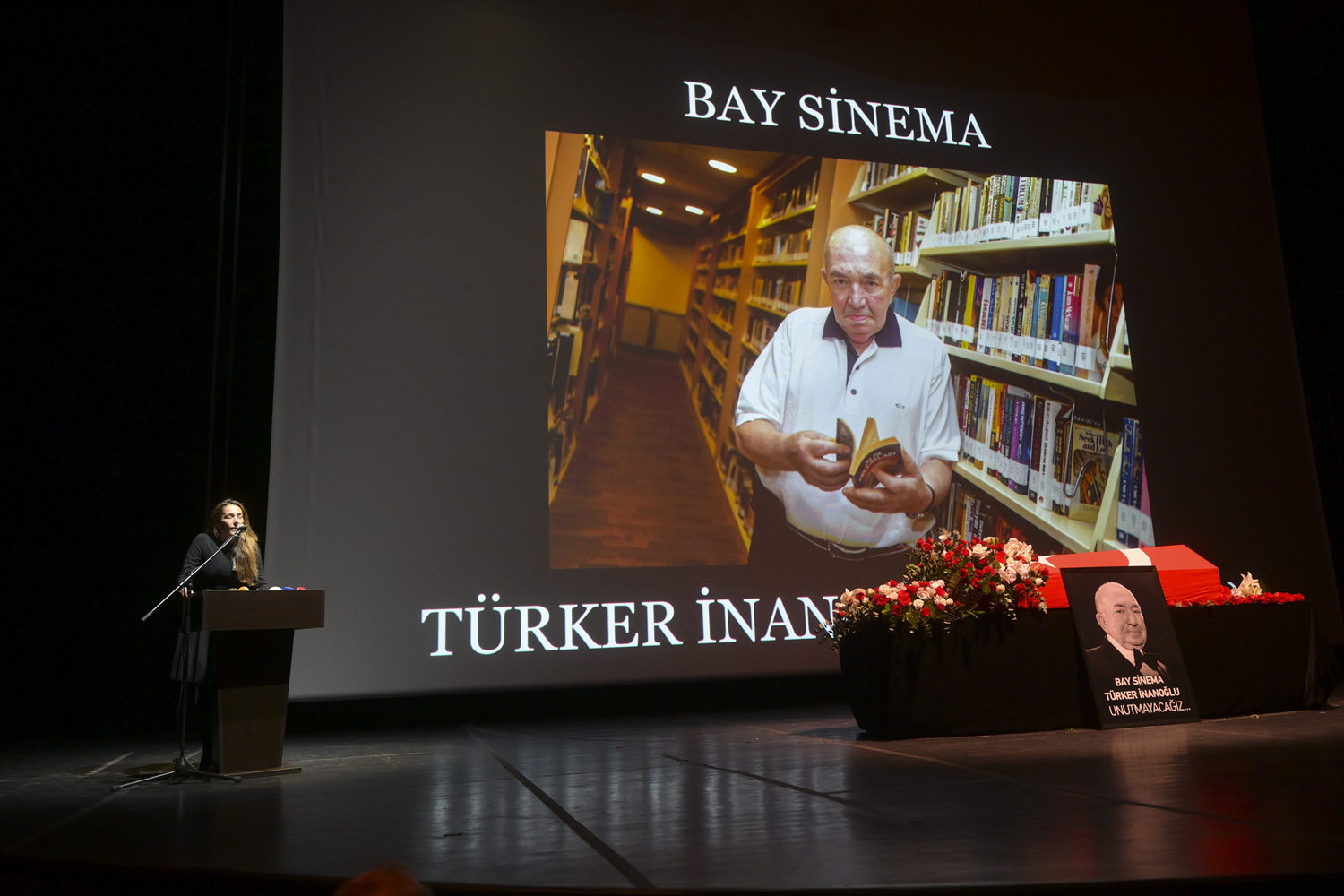 'Bay Sinema' T�rker �nano�lu son yolculu�una u�urlan�yor