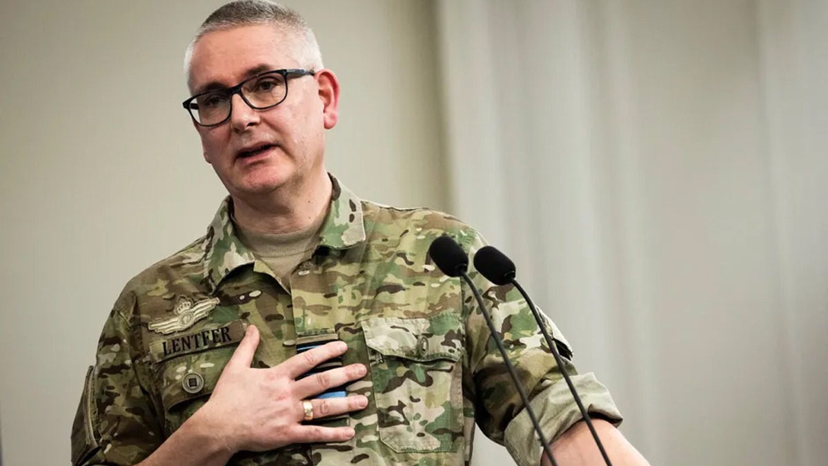 Danimarka'da Genelkurmay Ba�kan� g�revden al�nd�