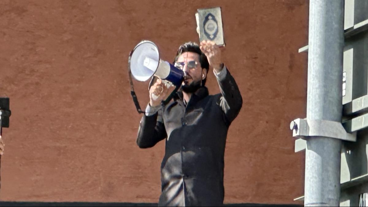 Defalarca Kur'an-� Kerim yakm��t�... Provokat�r Momika Norve�'ten de s�n�r d��� edilecek