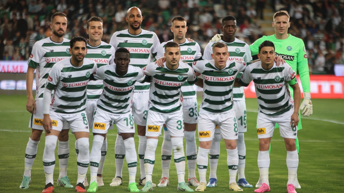 Konyaspor son 4 ma��nda ligde kalmak i�in sahaya ��kacak