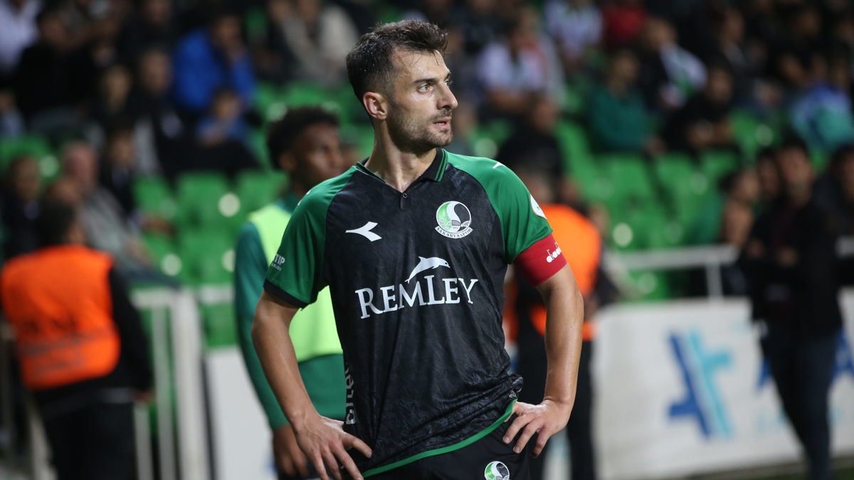 Sakaryaspor'da bir ayr�l�k daha!