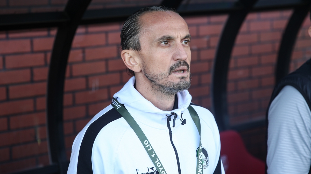 Sakaryaspor'da Tuncay �anl� ile s�rpriz ayr�l�k!