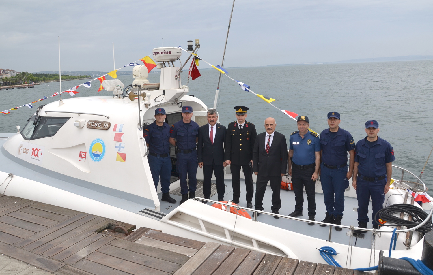 Mavi vatan�n 'hayalet' botu ziyarete a��ld�