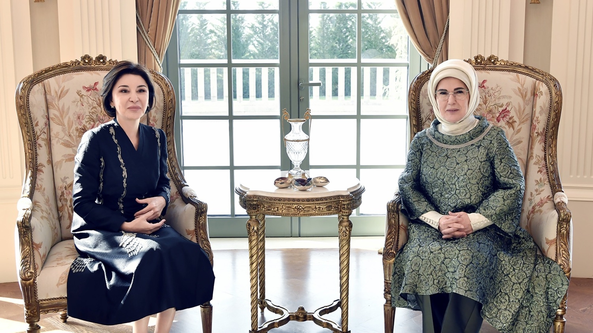 Emine Erdo�an, Ziroat Mirziyoyeva ile bir araya geldi