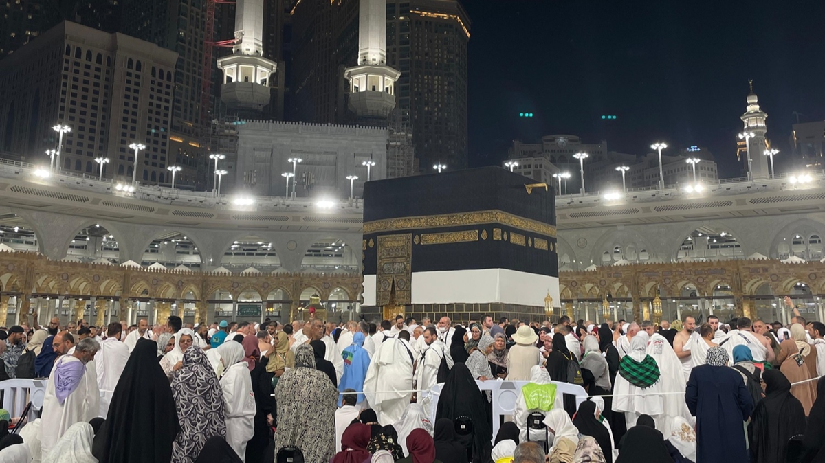 Hac ibadeti i�in kutsal topraklarda bulunan adaylar�n say�s� a��kland�