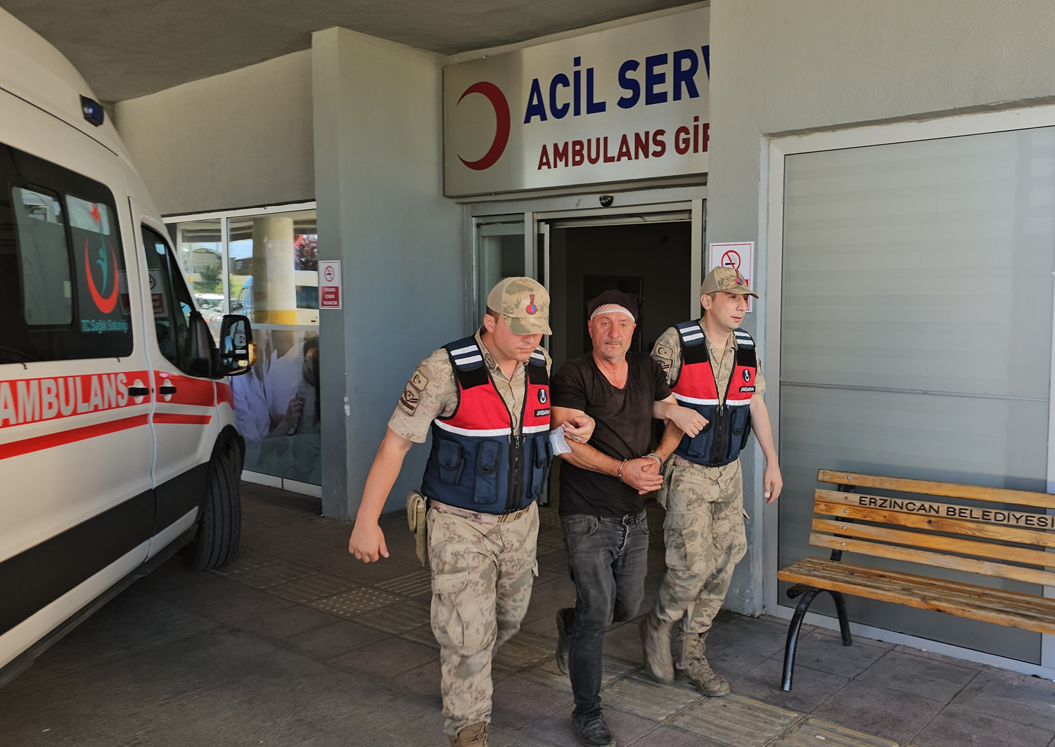 Erzincan'da a�a� kesme tart��mas�: 1 �l�