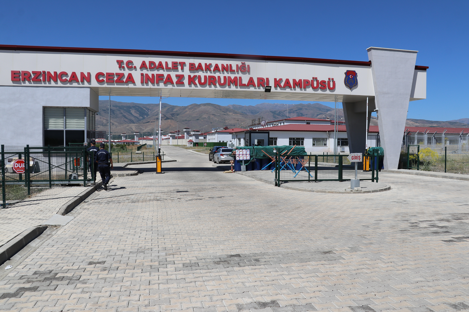 AK Parti, CHP ve di�er parti temsilcilerinin oldu�u komisyon Erzincan'da incelemelerine ba�lad�