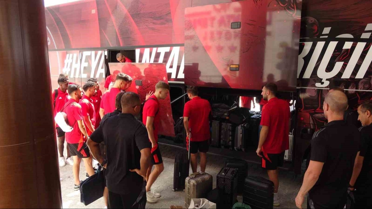 Antalyaspor ilk haz�rl�k kamp d�nemi i�in Burdur'a gitti