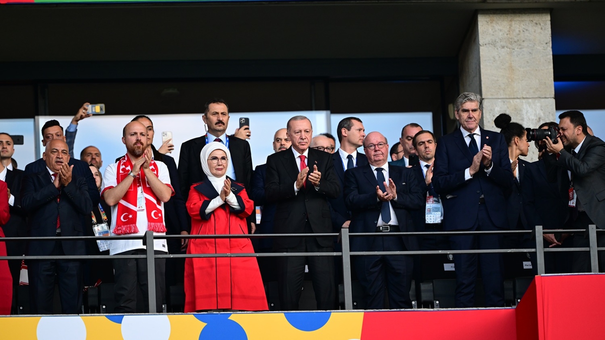 Emine Erdo�an'dan Bizim �ocuklar'a tebrik