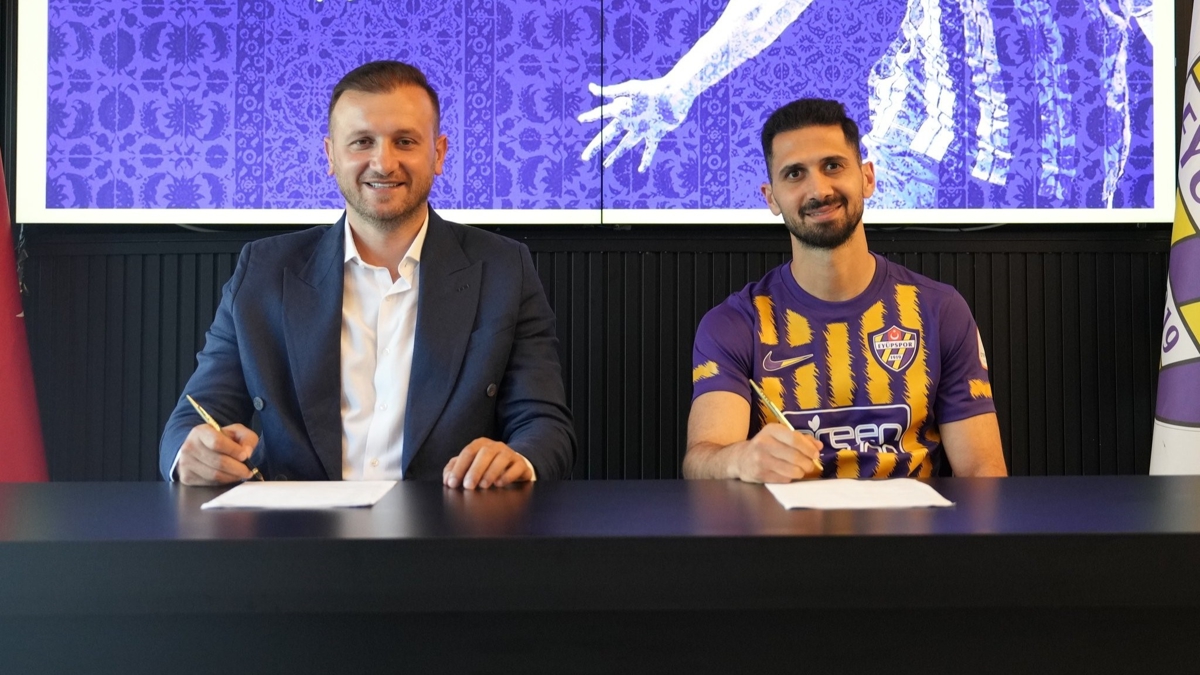 Emre Akbaba'n�n yeni adresi Ey�pspor oldu