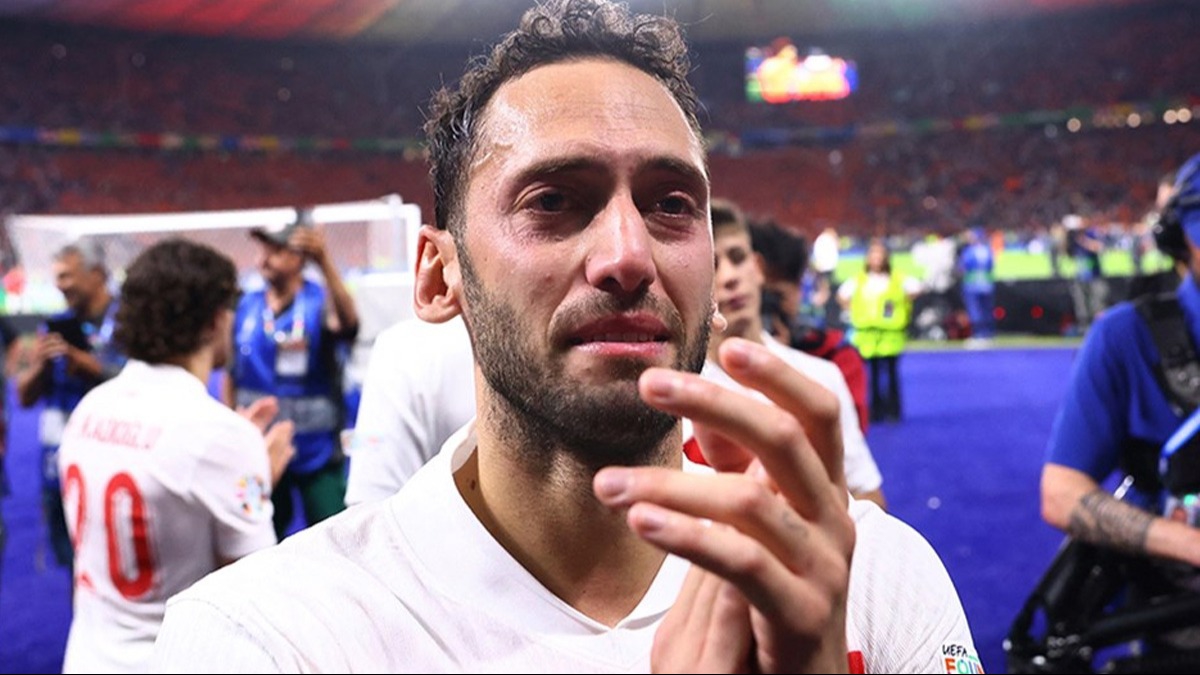 Hakan �alhano�lu'nu duyguland�ran destek